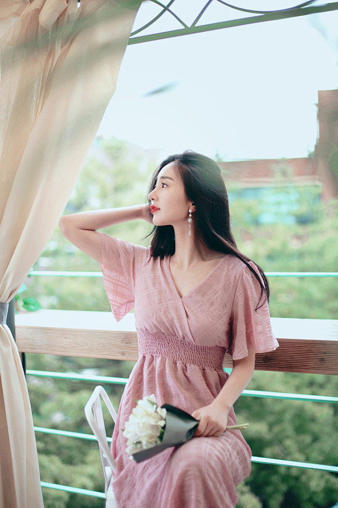 连衣裙粉纯色朴志娜