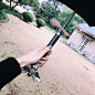 下雨天的搭配 一把瞬间洋气的伞和一双雨鞋_设计师品牌靴子怎么样_设计师品牌衬衫怎么样_小红书