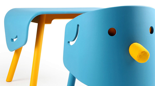 【儿童大象桌椅】这套大象桌椅专门为孩子设...