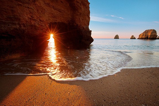 葡萄牙拉各斯最美的海滩日出