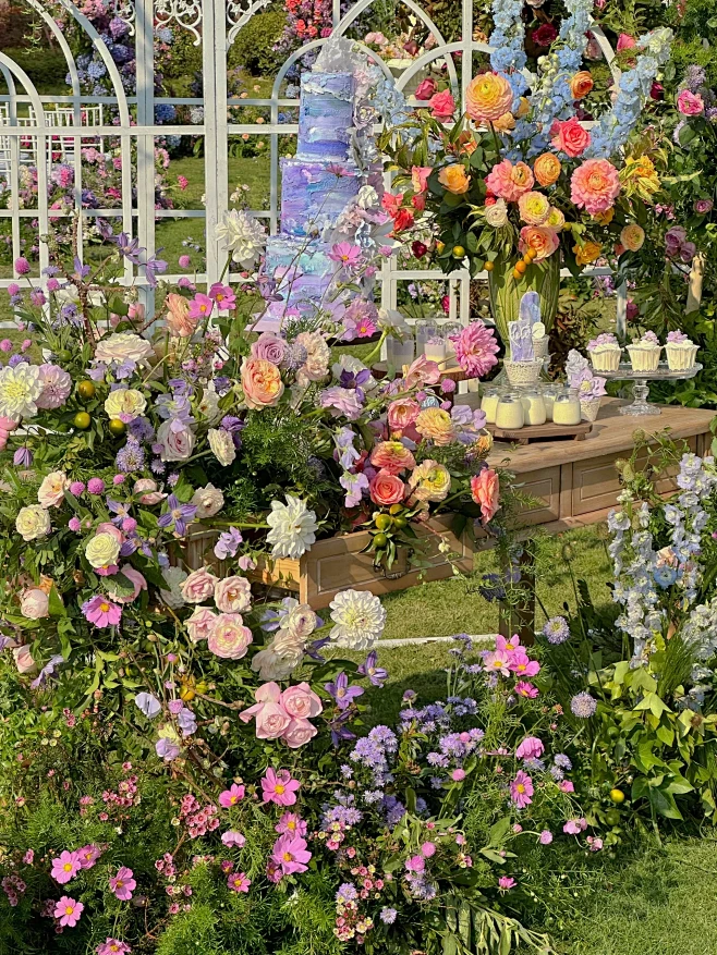莫奈花园色调的婚礼花艺设计-花瓣网