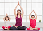 Dmytro Gilitukha在 500px 上的照片Young mother and daughters sitting in lotus position