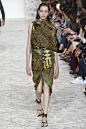 Etro Spring 2018 Ready-to-Wear Fashion Show : The complete Etro Spring 2018 Ready-to-Wear fashion show now on Vogue Runway.