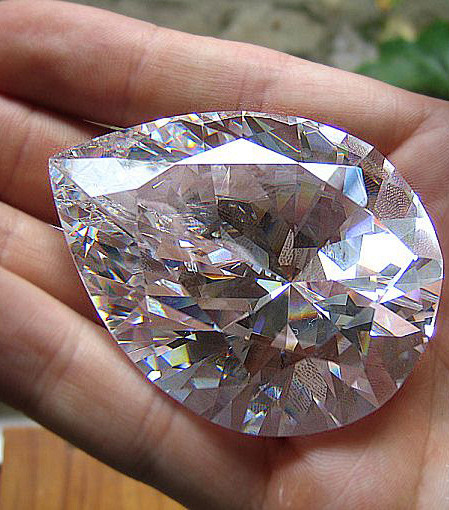 1905年在南非premier矿场中发现了世界上最大的钻石原石非洲之星the