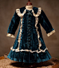 19世纪，法国古董娃娃的小洋装