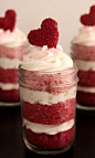 Adorable Strawberry Cake in a Mason Jar#赏味期限#