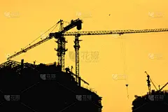 建筑起重机和建筑剪影_5100547246
