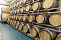 传统的旧woodenÂ桶用于顶级酒窖储存葡萄酒，威士忌，朗姆酒或苹果酒。