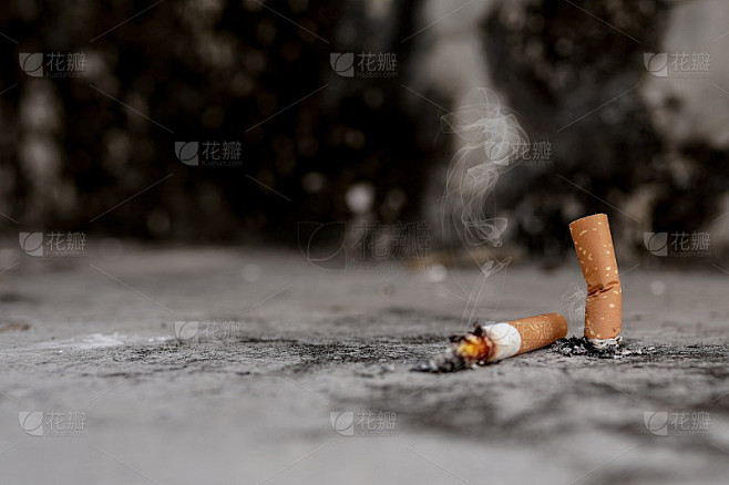 水泥地板上的烟头概念有毒废物，不环保。