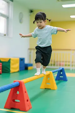 儿童平衡力体能运动