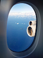 08678_飞机窗户蓝天白云滚滚的云海清新自然的空气螺旋桨.jpg