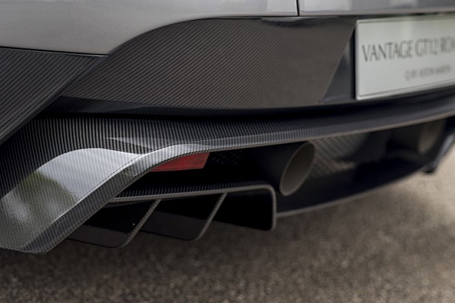 aston-martin-vantage...
