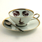 Hoi! Ik heb een geweldige listing gevonden op Etsy https://www.etsy.com/nl/listing/179873692/altered-porcelain-eye-cup-tea-coffee: