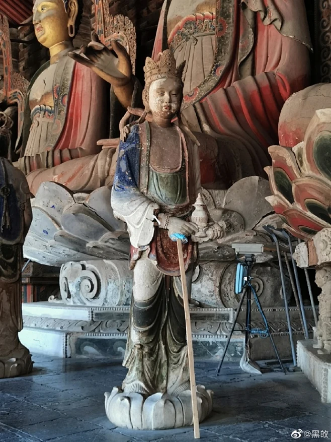 奉国寺 大雄殿胁侍菩萨 除了辽代建筑，奉国寺最为被人称道的还是一堂壮丽的辽代彩塑，作为国内规模最大的古代泥塑佛像群，七尊高达九米的大佛在大殿中 ...
