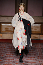 Simone Rocha Fall 2018 Ready-to-Wear Fashion Show : The complete Simone Rocha Fall 2018 Ready-to-Wear fashion show now on Vogue Runway.
西蒙娜·罗莎 2018年秋季成衣