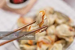 用筷子夹取煎饺#食物# #美食# #食品# #薯片# #烘焙# #白背景# #下午茶# #酥脆食物# #小吃# #甜点# #甜品# #棉花糖# #巧克力# #甜品店菜单设计素材# #美食# #西餐# #早午餐# #brunch# #班尼迪蛋# #egg benedict# #西餐摆盘设计# #西餐菜单设计# #草莓挞# #水果挞# #下午茶# #甜点造型设计# #柠檬挞# #卤味# #卤煮# #小吃# #汤圆# #元宵# #饺子# #食材# #香料# #无花果# #煲汤# #猪蹄# #菜单背景图# #蒸饺