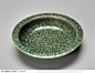 中华传统工艺-绿色裂纹的瓷盘