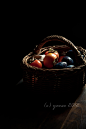柿子和西莓 - 食物（静物）摄影用光和构图实例 - 好知网-重拾学习乐趣-Powered By Howzhi