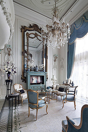 华丽的法式风格复式客厅
