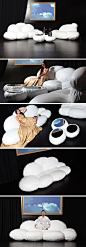 Lubo Majer为Dizajno公司打造了Cirrus-- 一款云朵形状的沙发组合，逼真的造型让每组沙发看上去都各具特点、形状各异，惟妙惟肖就如天空中的白云一般变幻莫测。Cirrus除了具备沙发舒适的功能以外还能带给人心灵上的愉悦从而让身体和心情都得到充分的放松。