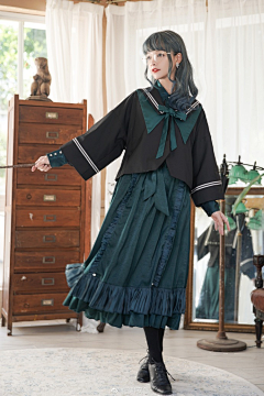 梦里随风摇曳采集到服装