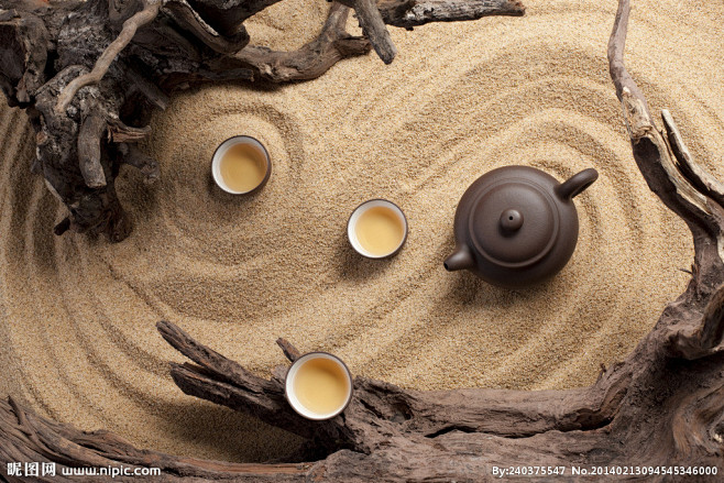 茶道茶艺禅意枯木茶壶茶杯俯视沙子