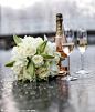 婚纱婚礼背景 鲜花香槟 白玫瑰大图 点击还原