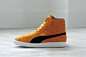 【 PUMA 2012 秋冬“TAKUMI”Made In Japan Suede Mid 别注系列 】在看过了 PUMA 日本制 Suede Classic 鞋款以后，此番在 SHOES MASTER 的揭露之下，我们看到了 PUMA Japan 日本线将源于日本文化中匠所象征的独特严谨的做工态度也一一呈现在了鞋款身上。与前一季春夏不同的地方在于此番找来了三个品牌来打造不同的鞋款，却同样使用了高档的麂皮 Suede Mid 中帮鞋款设计，在 Mita Sneakers 的国井荣之、Undefeated 