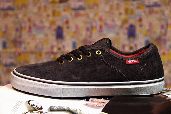 VANS Stage 4 low chi...