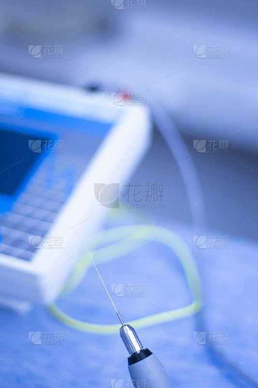 电针电缆连接机用于针灸医师对疼痛和损伤的病人进行电脉冲针灸治疗素材-花瓣网