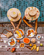 Alexandra Pereira 在 Instagram 上发布：“As we couldn´t fit our breakfast on the floor, we made room on our hats  @theslatephuket @taramilktea #lovelypepatravels #thailand…” : 30.7K 次赞、 357 条评论 - Alexandra Pereira (@lovelypepa) 在 Instagram 发布：“As we couldn´t fi