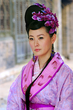 com张丹露   至尊红颜沉默的无言花采集到古装美女采集xiangce.baidu.