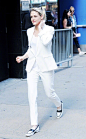 克里斯汀·斯图尔特（Kristen Stewart）的中性风西服穿搭，酷帅个性兼具魅惑！ ​​​​