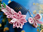 He encontrado este interesante anuncio de Etsy en https://www.etsy.com/es/listing/190536561/pink-lily-and-butterfly-fabric-flower: 