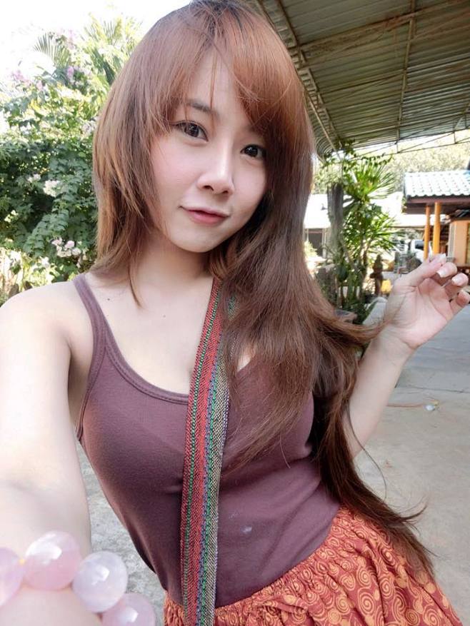 泰国女性丰胸图片
