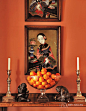 色咖-橙色奢华客厅，诉不尽的爱马仕情结
橙色给人尊贵、庄严和神秘之感，能良好的提升气质，无论是作为流行色彩在时尚界演绎或者用于家居配色，它都能够将奢华优雅感诠释，当然，家居配色里若是添加上中国红作为辅助，更配合棕色的沉稳大气，华丽之感油然而生。挂画装饰、烛台摆设，这些看似不起眼的物件，其实为空间增分不少，灵活运用橙色和其他色彩，让空间呈现不一样的感觉吧！