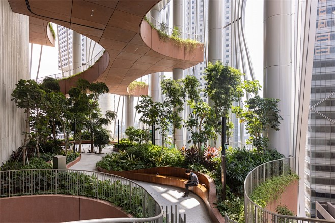 新加坡「凯源中心」高层办公楼，为花园城市...