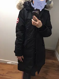 说说最近我买的几款加拿大鹅 : #Canada goose#加拿大第一篇小红书，写一些小心得~希望可以帮到大家 一过了圣诞节，大鹅就开始不太好买了，各种没号没颜色，可大家依旧如不要钱一样抢 Expedition 言归正传，加