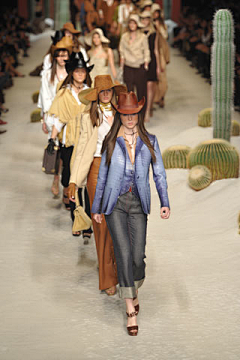 Xing2005采集到Hermès时装发布秀