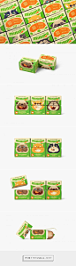 minime pet food packaging design by Tomatdesign - http://www.packagingoftheworld.com/2017/05/minime.html: 