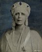 罗马尼亚玛丽王后Queen Marie佩戴饰有珍珠和蓝宝石的卡地亚冠饰