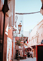 摩洛哥的马拉喀什，一座复古与生活气息并存的城市。