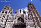 世界上最令人向往的十座著名的大教堂(组图)【4.卢昂主教堂，ROUEN CATHEDRAL，法国卢昂】卢昂主教堂从12世纪开始修建，经过了几个世纪后才最终完工。它展现了哥特建筑不断演进的宏伟气势。19世纪印象派画家克劳德?莫奈曾经以教堂的西侧大门为题材创作了著名的《卢昂主教堂》系列（Rouen Cathedral, the West Porta），这个西侧大门的石刻细致精美，拥有70座雕像。