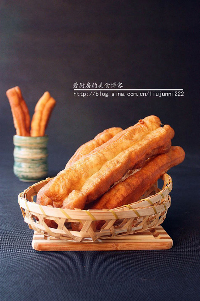 放心油条的家常做法 
用料：高筋面粉40...