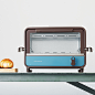 Classic Oven Rund : Procucts : récolte : クラシックオーブン ルンドは、本体から取り外せる“スライドラック”が付いた横長のトースター。 [2018/01/23]