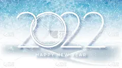 2022年新年和圣诞节快乐。蓝色的冬天的天空飘着雪花和巨大的积雪。冬天的风景，假日的风景与飘落的雪花