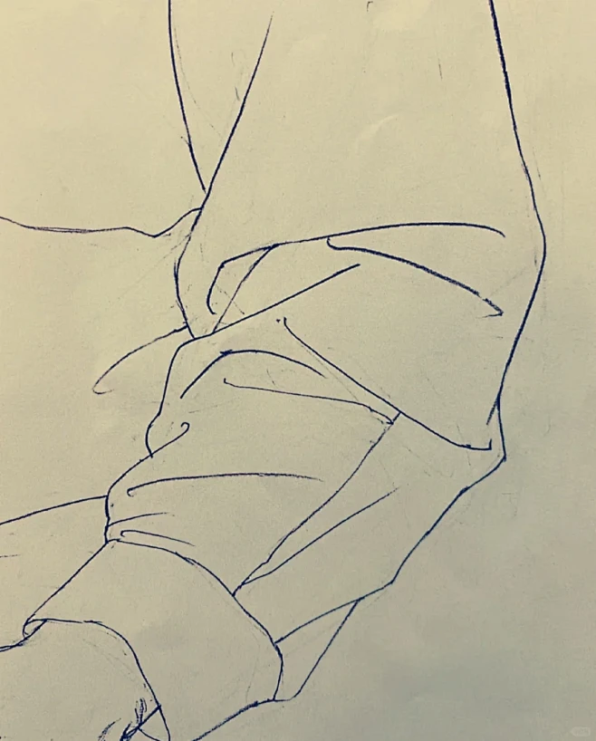 看古今画家如何几笔画出衣服褶皱的立体关系...