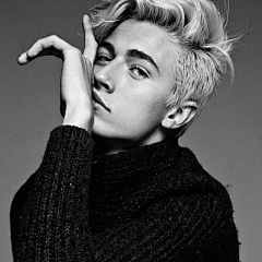 MrCHeNGn采集到Lucky Blue Smith