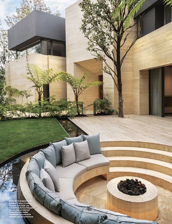 Indoor-outdoor livin...