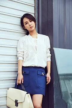 杨紫街拍造型图片手机壁纸
